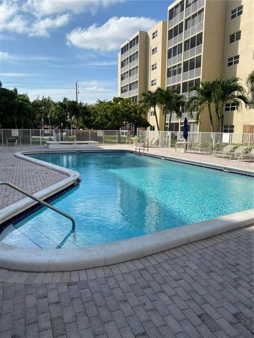 610 NE 12th Ave 308, Hallandale Beach, FL 33009