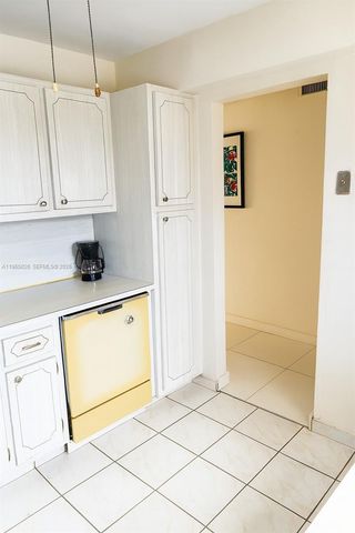 610 NE 12th Ave 308, Hallandale Beach, FL 33009