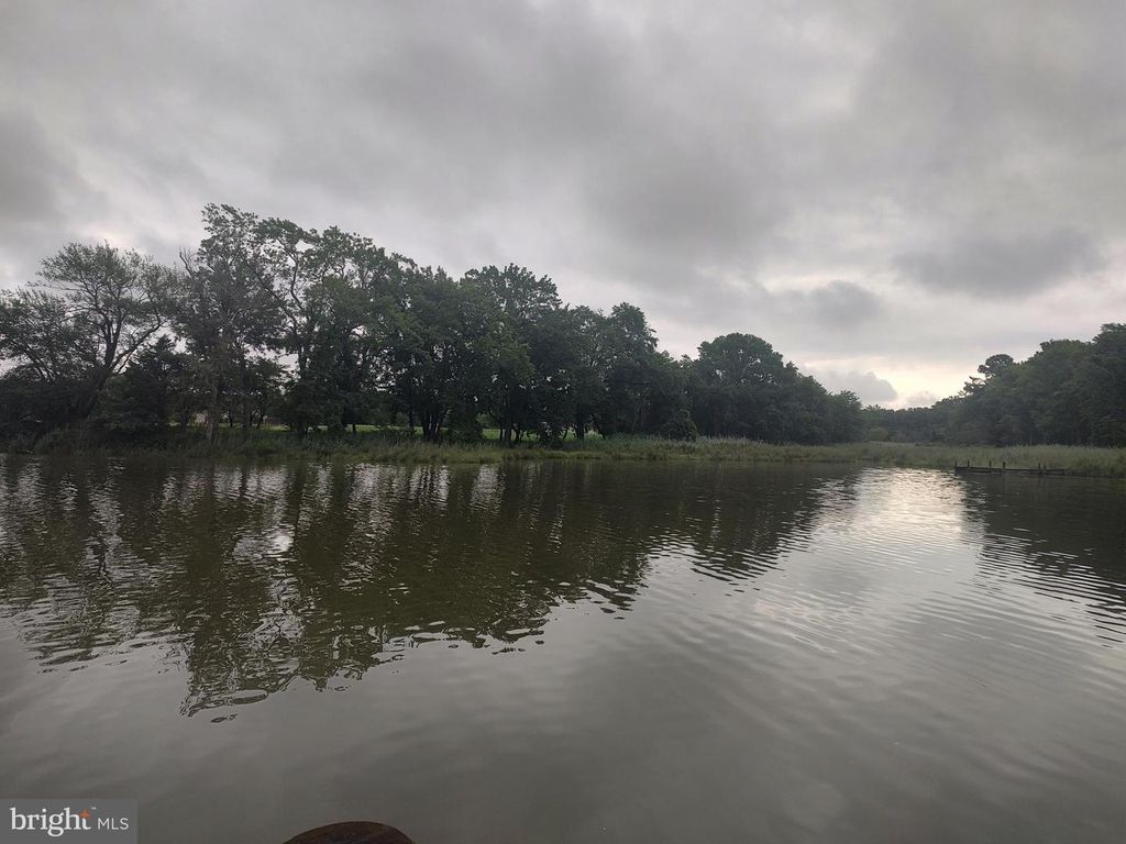 114 N LAKE DR, Stevensville, MD 21666