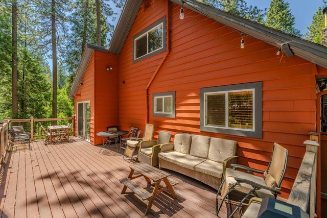 19541 Woodridge Dr, Pioneer, CA 95666