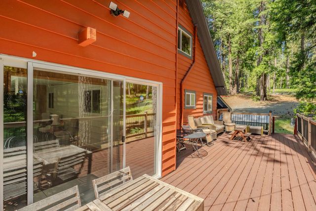 19541 Woodridge Dr, Pioneer, CA 95666