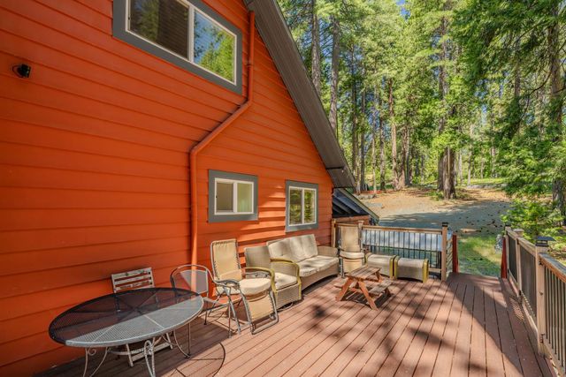 19541 Woodridge Dr, Pioneer, CA 95666