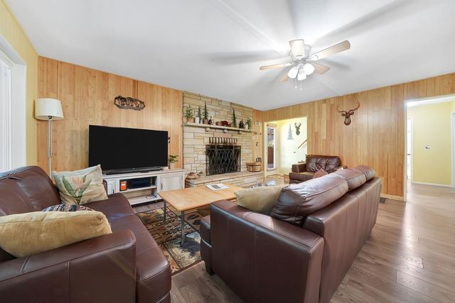 19541 Woodridge Dr, Pioneer, CA 95666