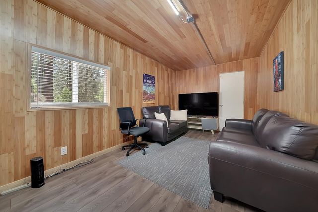 19541 Woodridge Dr, Pioneer, CA 95666