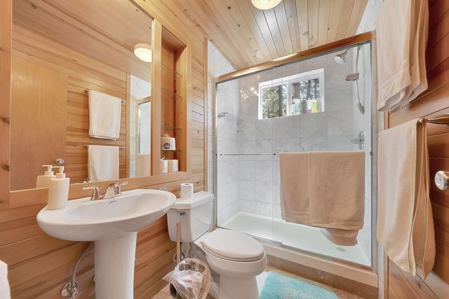 19541 Woodridge Dr, Pioneer, CA 95666