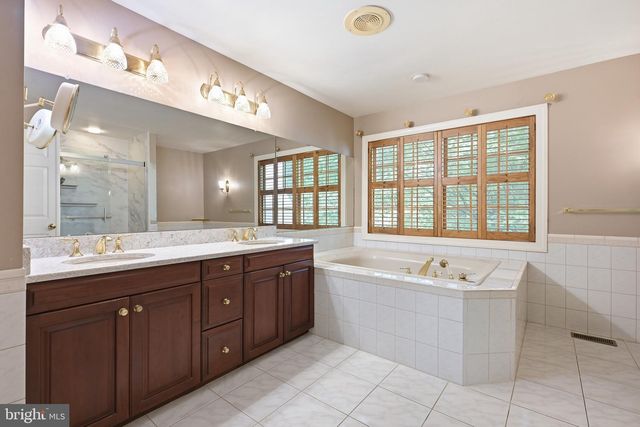23 MIDDLETON LN, Landenberg, PA 19350