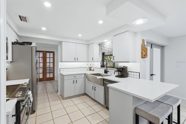4913 ALMANZA AVENUE, Sarasota, FL 34235
