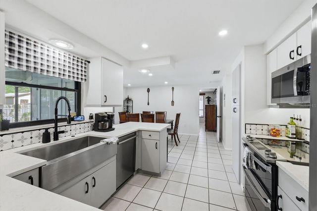 4913 ALMANZA AVENUE, Sarasota, FL 34235