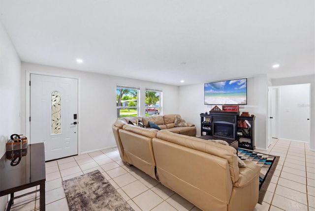 4913 ALMANZA AVENUE, Sarasota, FL 34235