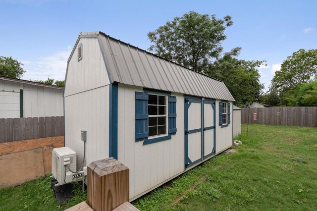 515 Wyeth ST, Taylor, TX 76574