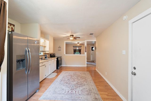 515 Wyeth ST, Taylor, TX 76574