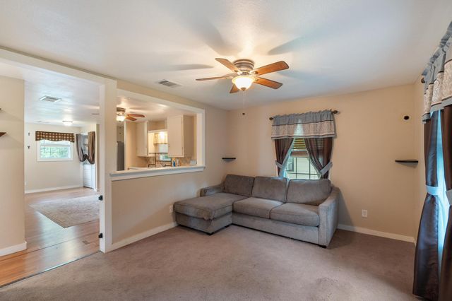515 Wyeth ST, Taylor, TX 76574