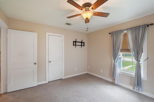515 Wyeth ST, Taylor, TX 76574