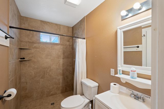 515 Wyeth ST, Taylor, TX 76574