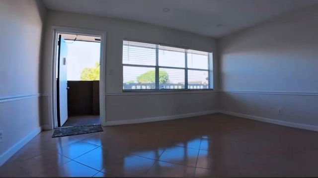 9101 Sunrise Lakes Boulevard, Sunrise, FL 33322