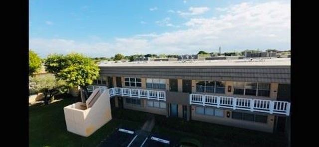 9101 Sunrise Lakes Boulevard, Sunrise, FL 33322