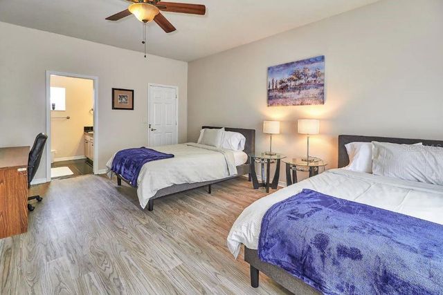 800 E BAKER STREET, Tampa, FL 33603