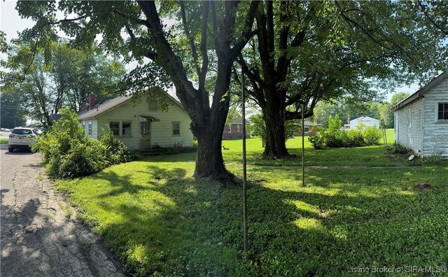 862 S Gardner Street, Scottsburg, IN 47170