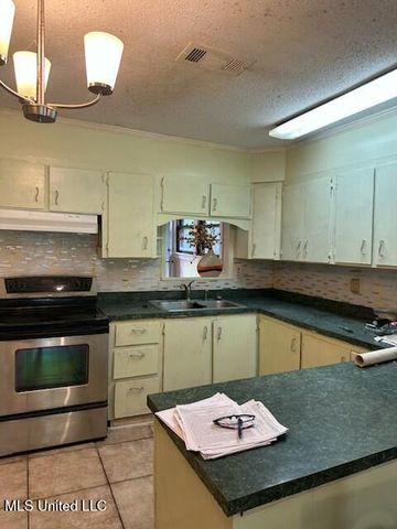 10333 34th Avenue, Gulfport, MS 39503