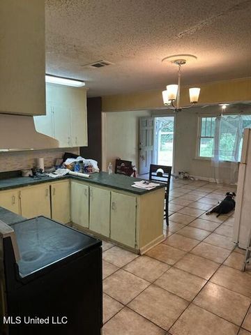 10333 34th Avenue, Gulfport, MS 39503