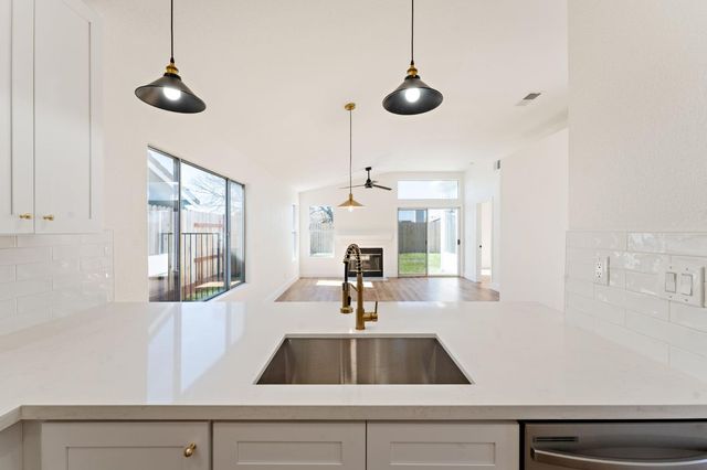 8438 Cold Water Ct, Elk Grove, CA 95624