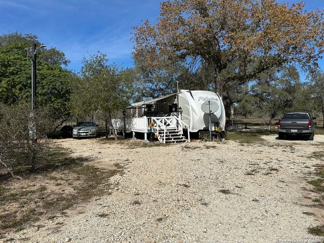 235 E King Phillips, Poteet, TX 78065