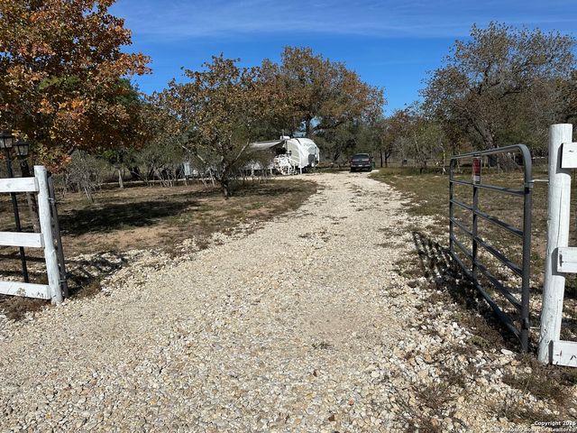 235 E King Phillips, Poteet, TX 78065