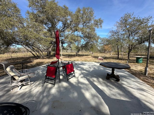 235 E King Phillips, Poteet, TX 78065