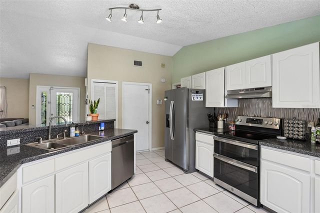 6805 LONGPOINTE WAY, Tampa, FL 33615