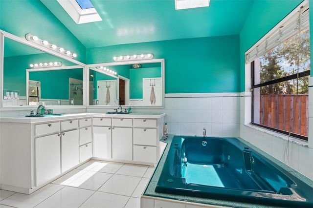 6805 LONGPOINTE WAY, Tampa, FL 33615