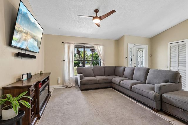 6805 LONGPOINTE WAY, Tampa, FL 33615