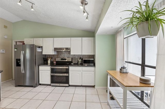 6805 LONGPOINTE WAY, Tampa, FL 33615