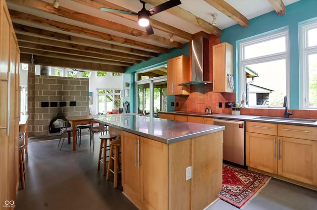 7070 S 650 W, Columbus, IN 47201