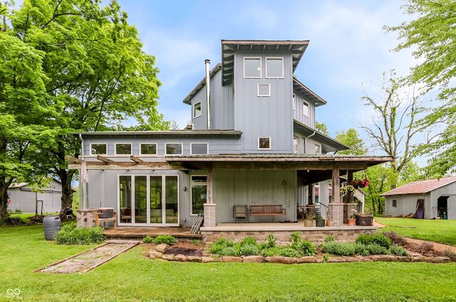 7070 S 650 W, Columbus, IN 47201