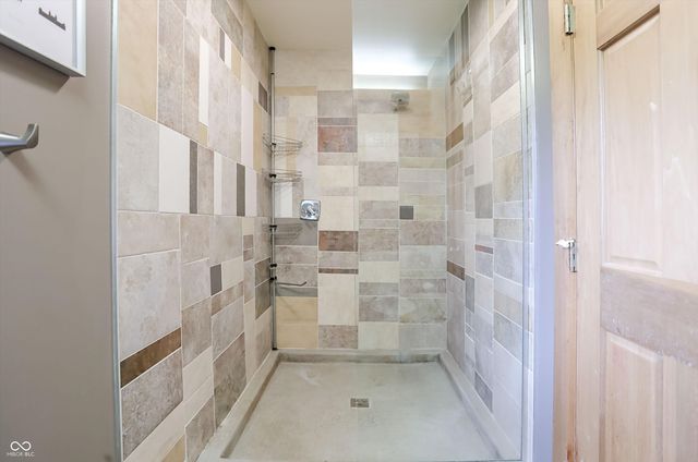 7070 S 650 W, Columbus, IN 47201