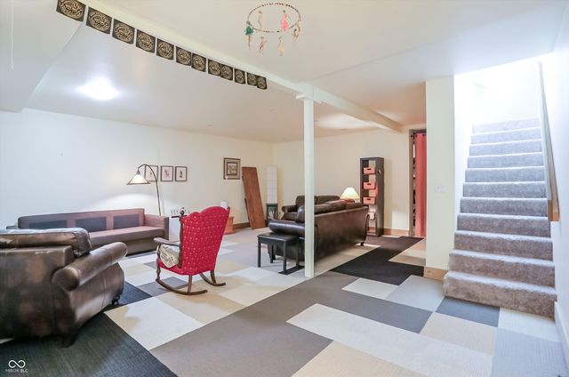 7070 S 650 W, Columbus, IN 47201