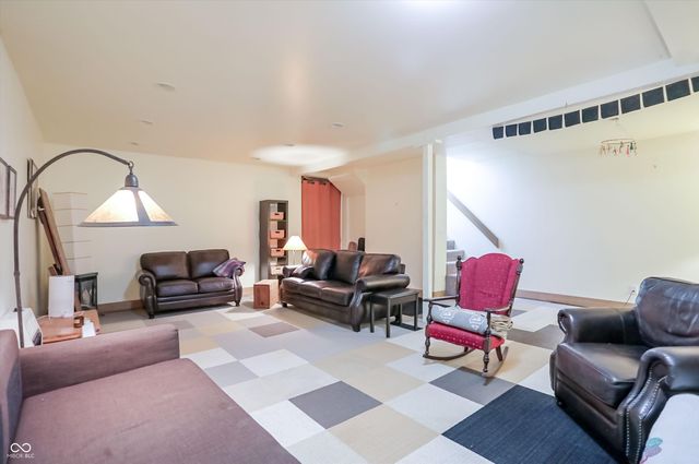 7070 S 650 W, Columbus, IN 47201