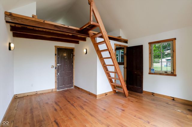 7070 S 650 W, Columbus, IN 47201