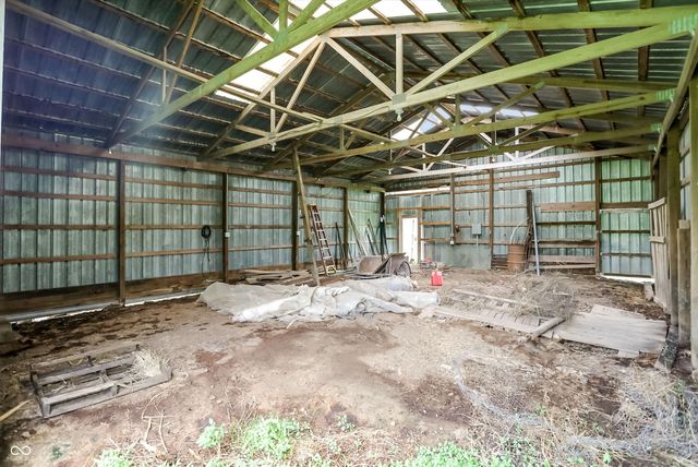 7070 S 650 W, Columbus, IN 47201