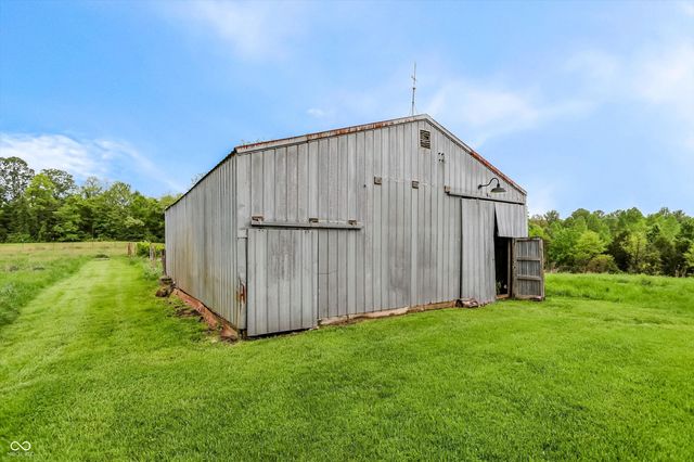 7070 S 650 W, Columbus, IN 47201