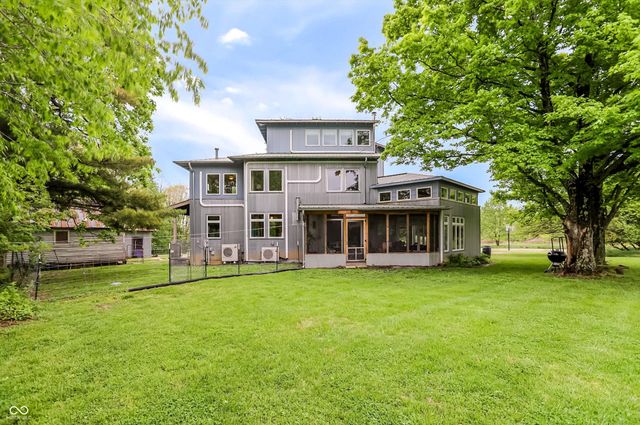 7070 S 650 W, Columbus, IN 47201