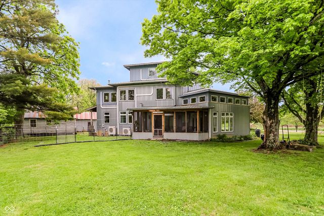 7070 S 650 W, Columbus, IN 47201