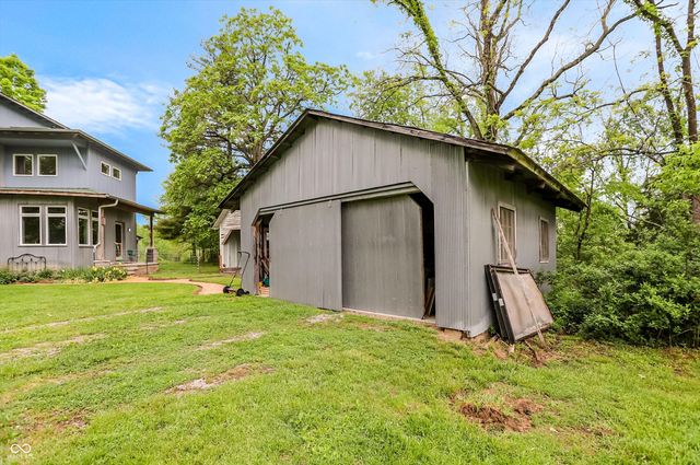 7070 S 650 W, Columbus, IN 47201