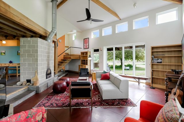 7070 S 650 W, Columbus, IN 47201