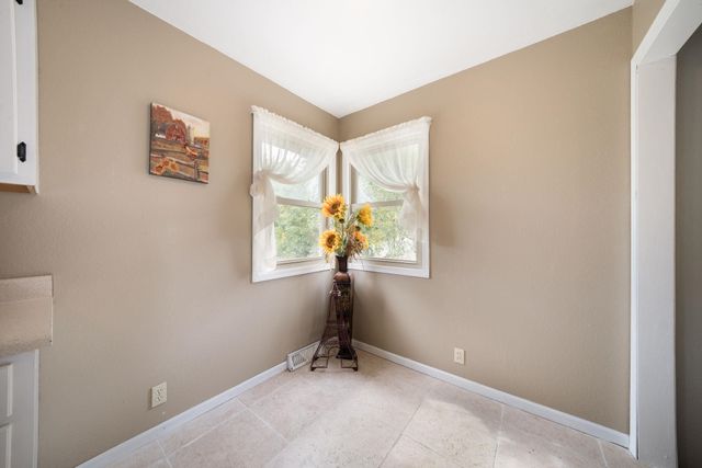 2337 S Glenn Ave, Wichita, KS 67213