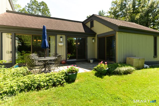 895 Heritage Village A, Southbury, CT 06488