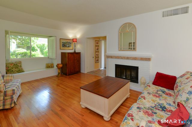 895 Heritage Village A, Southbury, CT 06488