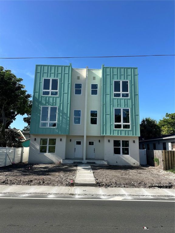 2142 5TH AVENUE N, St Petersburg, FL 33713