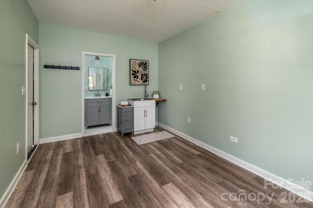 3828 Oakwood Road 74,75,76m, Charlotte, NC 28269