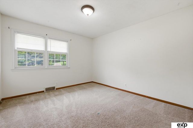 4016 Clifton Drive, Omaha, NE 68134